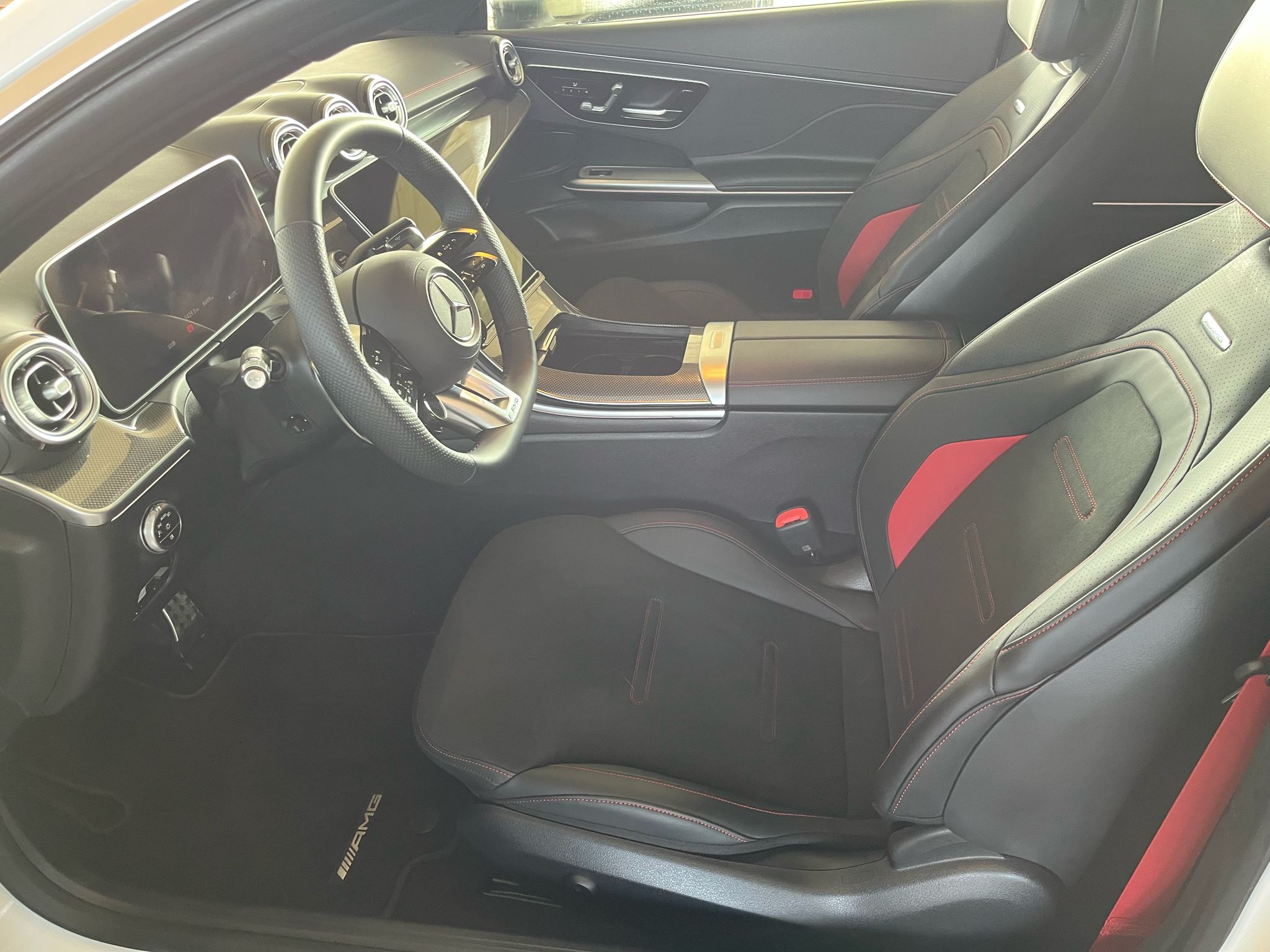 MERCEDES CLE COUPÉ 53 AMG 4MATIC | skladem | nový model | sportovní benzínové coupé | české předváděcí auto | bílá metalíza | černá alcantara | perfektní výbava | VIP sleva | nákup online | AUTOiBUY.com
